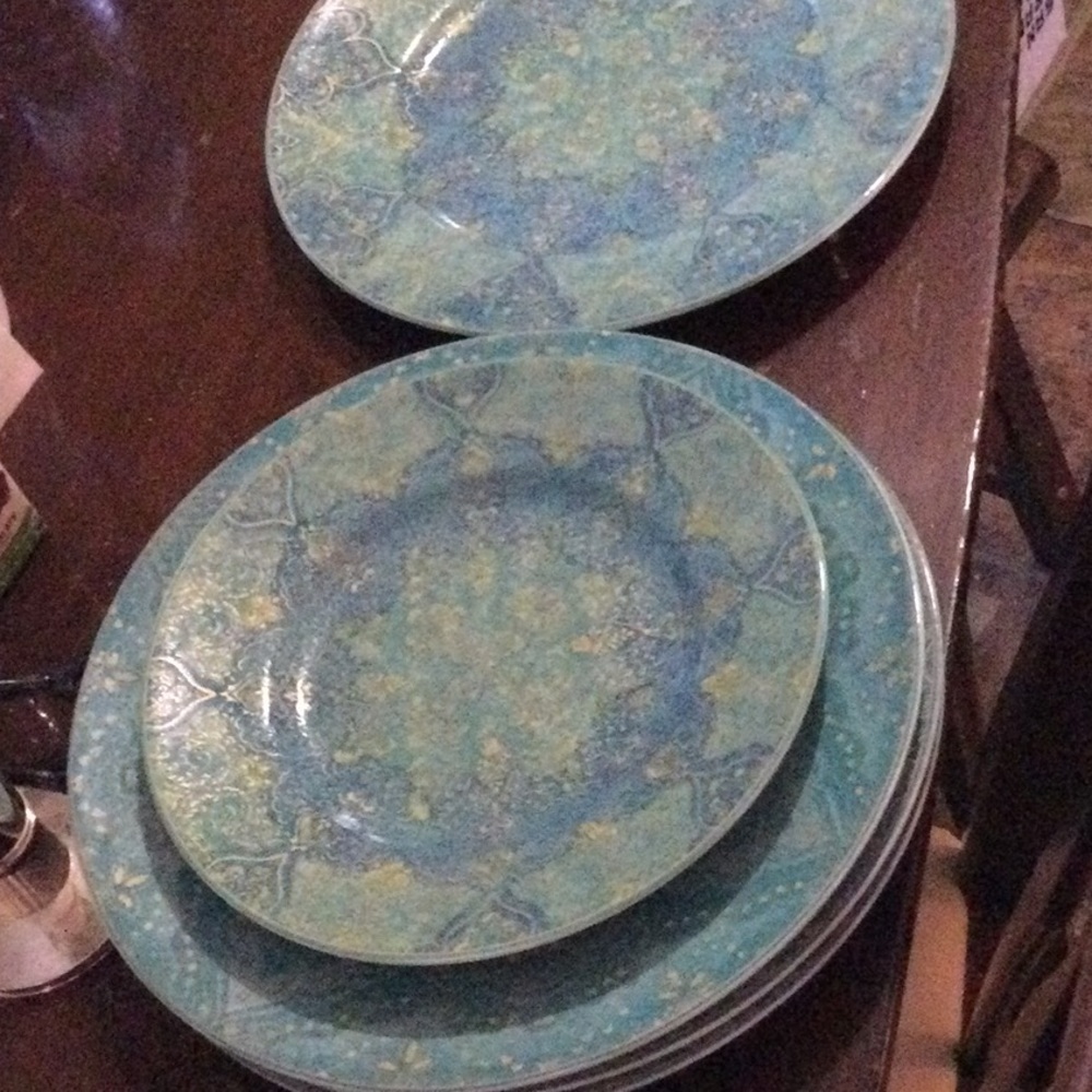 2 dinner plates 1 salad plate